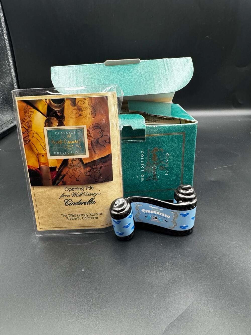 WDCC Cinderella Opening Title Scroll Figurine with Box & COA
